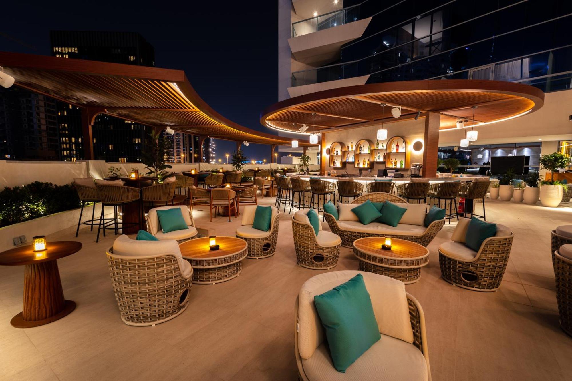 Hotel The First Collection Dubai Business Bay Zewnętrze zdjęcie Rooftop bar