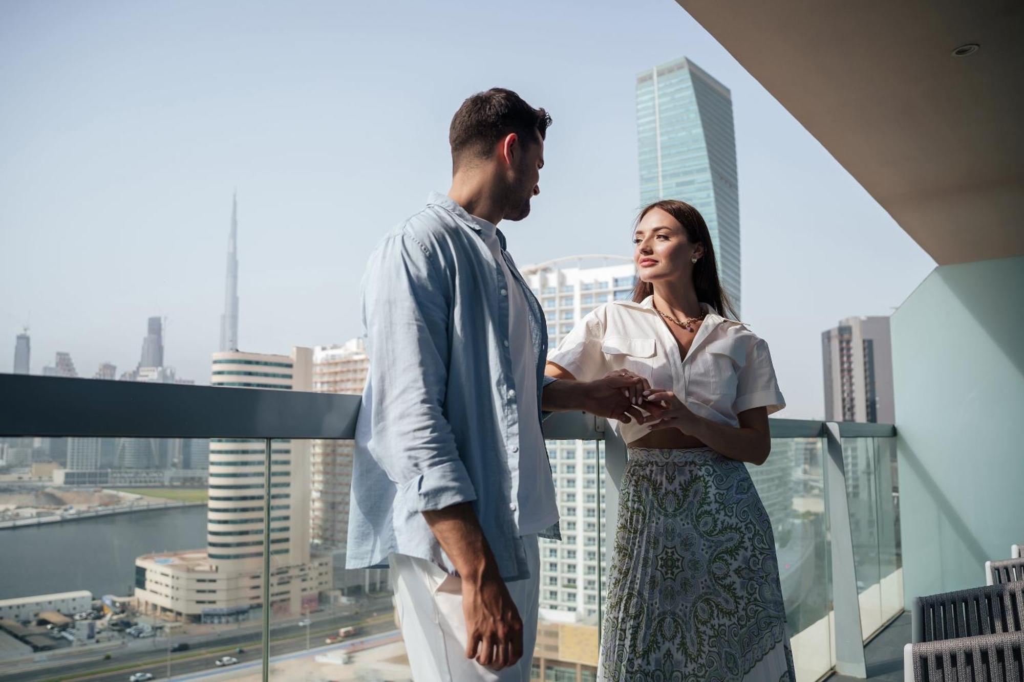 Hotel The First Collection Dubai Business Bay Zewnętrze zdjęcie "I'm looking for a woman who can be my partner in life."